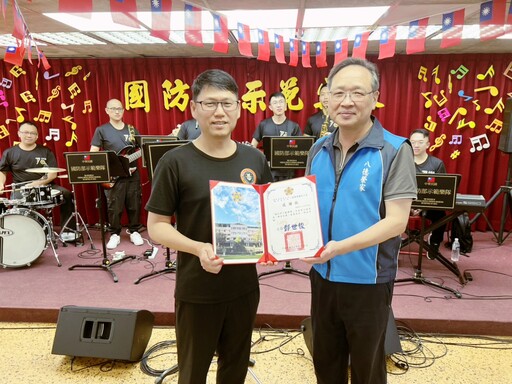 國防部示範樂隊公益演出 陪伴八德榮家住民長輩重返老歌榮光年代