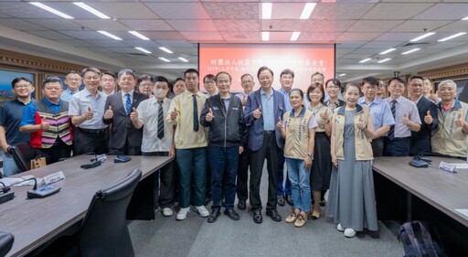 德修宮慈善文教基金會頒發清寒獎助學金 張善政期勉學生專注學習、展望未來