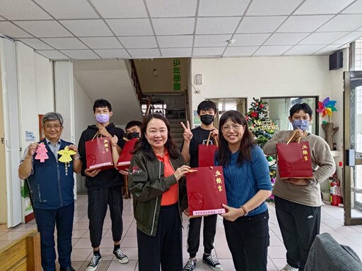 雲林榮服處姚辰蕙鼓勵雲彩畢業同學鵬程萬里展現青春正能量