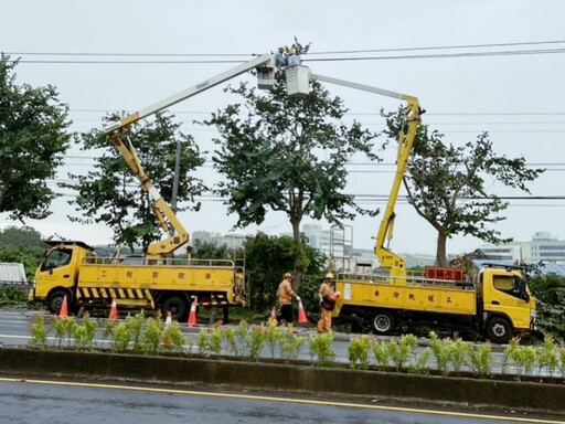 「丹娜絲颱風」從桃園新竹交界出海 台電新竹增派人力全力恢復供電