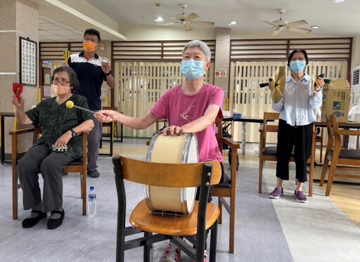 中彰榮家健康課程 關懷住民長輩延緩失能失智