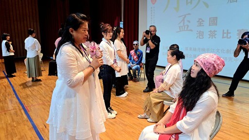 蘇粮婷勇奪第10屆月映盃全國泡茶比賽業界第1杯