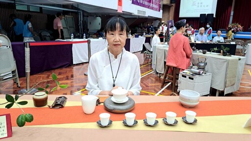 蘇粮婷勇奪第10屆月映盃全國泡茶比賽業界第1杯