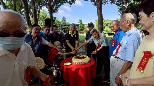 中彰榮家中秋慶生會 住民烤肉享柚香幸福時光