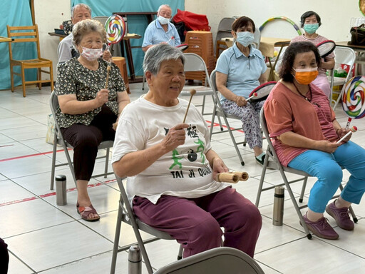 社區照護據點突破520處 中市社會局表揚長青模範生及志工貢獻