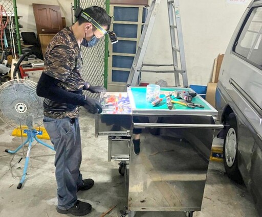 桃竹苗分署推動職務再設計計畫 導入輔具助企業中高齡員工延長職涯