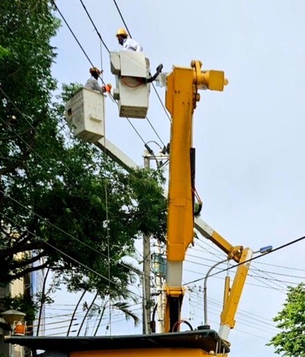 台電新竹超前部署戒備鳳凰颱風 預防性修剪樹竹減少壓倒造成停電可能