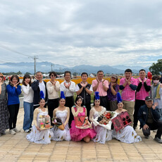 花海花毯節人氣旺、在地特產500條杏鮑菇香腸免費送 橘色波斯菊、紅色百日草、本週大爆發