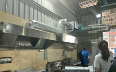 桃園油煙防制裝設率逾七成 環保局、餐飲工會與設備商合作推動食在淨煙再升級