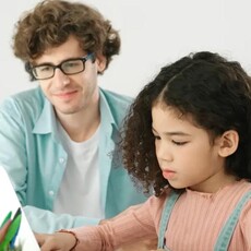 AI世代的孩子：人工智慧在年輕人生活中的潛在風險與挑戰