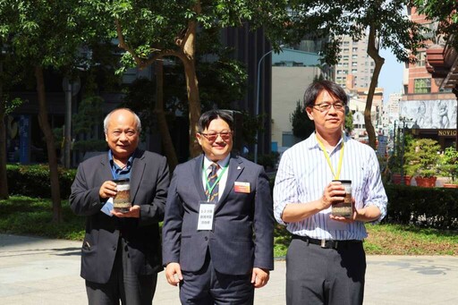 植樹贈苗迎春天！科博館、忠明國小與台中環中扶輪社一起守護臺灣原生之美