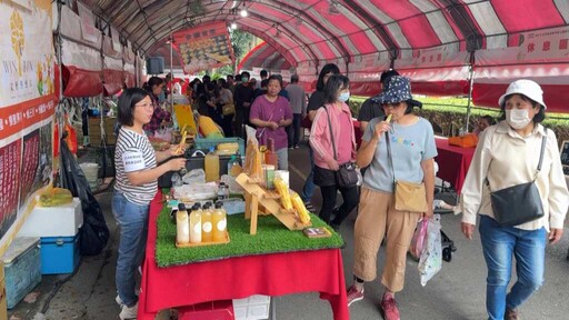 台中區農改場開放日活動 吸引大批民眾參觀選購試吃