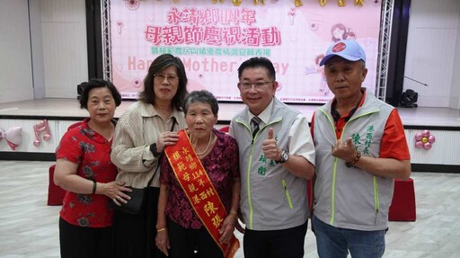 彰化永靖鄉歡慶溫馨母親節 表揚模範母親與農業楷模