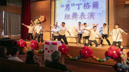 二基醫院慶祝國際護師節 男丁格爾驚喜演出全場歡呼