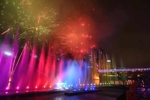 2025碧潭水舞季「水火共舞」 打造夏夜最震撼視覺盛宴