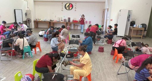 彰化家扶員林展愛志工隊端午送暖 包粽闖關促進親子情感