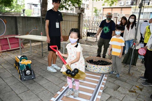 慶端午兼慶鐵路節 彰化鐵道粽扇嘉年華人潮爆棚