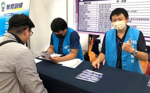 【雲林徵才強襲】40家廠商釋千職缺 百K高薪搶人火線開打！