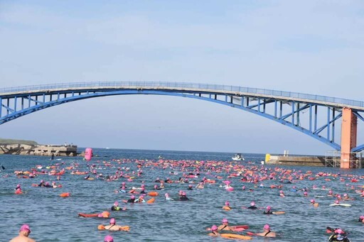 泳渡澎湖灣熱血登場 1650位選手完成自我極限挑戰