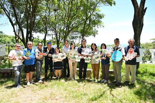 貢寮水T藝術節開展 跟著1000件水T遊貢寮