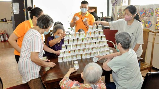 高中生走進失智日照中心 用陪伴與理解打造青銀共融