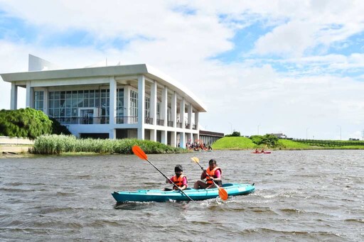 彰化慶安水樂園「SUP公益日」 邀關懷家庭共度清涼夏日時光
