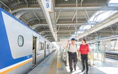 台中敬老愛心卡搭火車貼心升級 單趟補助調高至45元