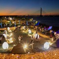 八里商港公園及左岸公園魅力大升級 鯨魚地景與數碼寶貝沙雕吸睛