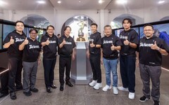 總統參觀「BEHIND THE CHAMPION:冠軍之路」特展開展