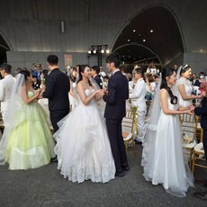 臺北捷運集團婚禮 16對新人在親友見證下互許終身