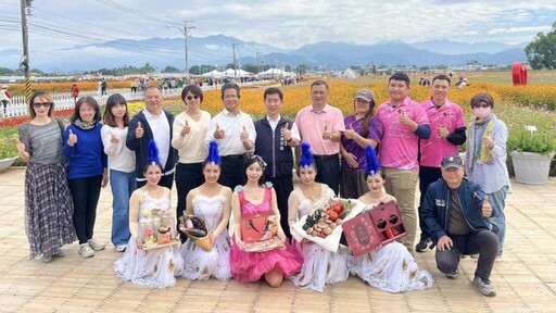 台中國際花毯節兩週破200萬人次 新社農會現烤杏鮑菇香腸免費送遊客