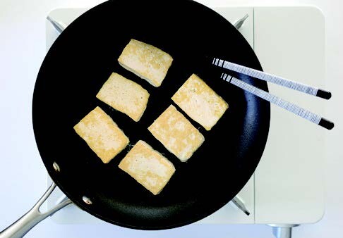 零失敗料理「鍋飯」特輯｜豆腐雞胸肉鍋飯、咖哩雞腿鍋飯、鮭魚鍋飯