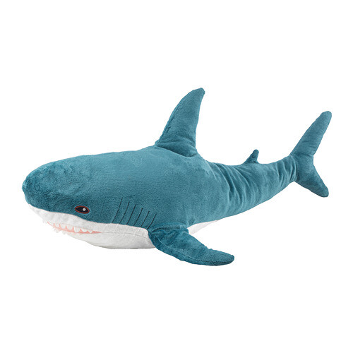 IKEA最紅吉祥物推迷你版！55cm小鯊魚布偶7月開賣，網狂敲碗：這麼可愛快給我來一打