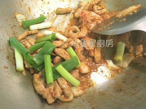 新手也能輕鬆完成！韓式泡菜炒豬肉