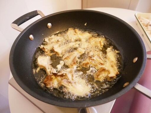 好酥脆「炸舞菇/炸菇菇」在家的日式居酒屋