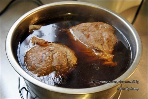 肉質鮮嫩又入味！香滷牛腱