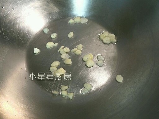 簡單調味、輕鬆上桌！蒜片長豆