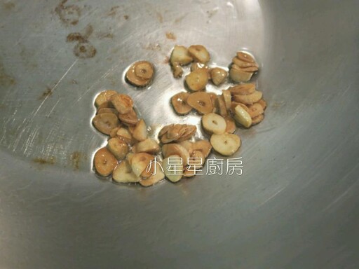 簡單調味、輕鬆上桌！蒜片長豆