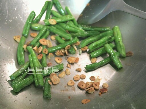 簡單調味、輕鬆上桌！蒜片長豆