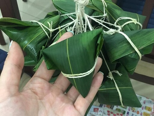 冰涼Q軟！適合夏天吃的「迷你原味鹼粽」
