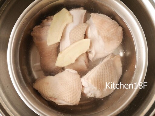 三步驟簡單完成！蛤蜊雞湯