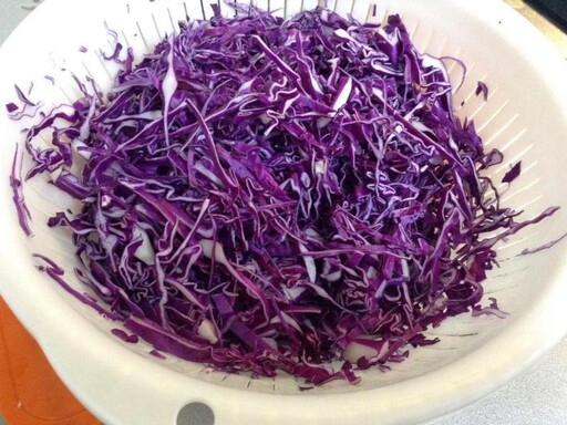 開胃小菜～紫酸菜