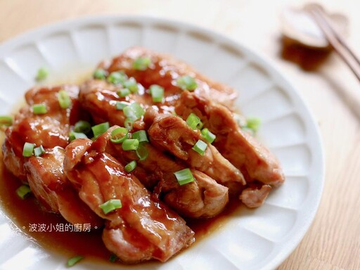 鮮嫩多汁、酸甜可口！糖醋醬燒雞腿排