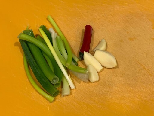 入口即化、入味下飯！醬燒馬鈴薯雞翅