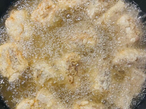 外酥內軟！椒鹽豆腐魚