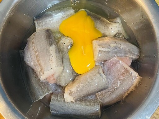 外酥內軟！椒鹽豆腐魚