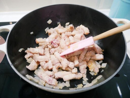簡單做「手切滷肉飯」白飯煮多點！！