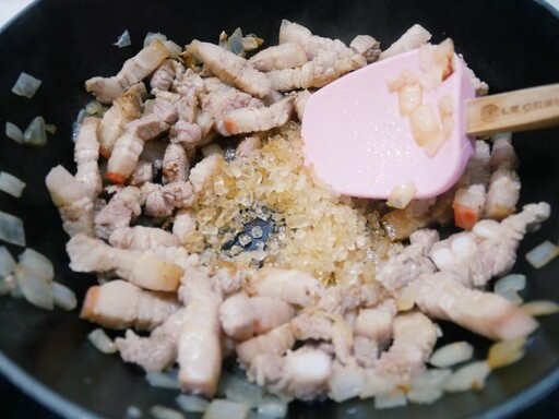 簡單做「手切滷肉飯」白飯煮多點！！