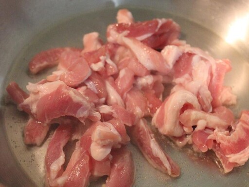 鮮甜美味！肉絲炒金針菇