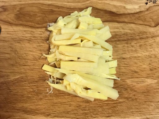 開胃又下飯！醃筍炒雞